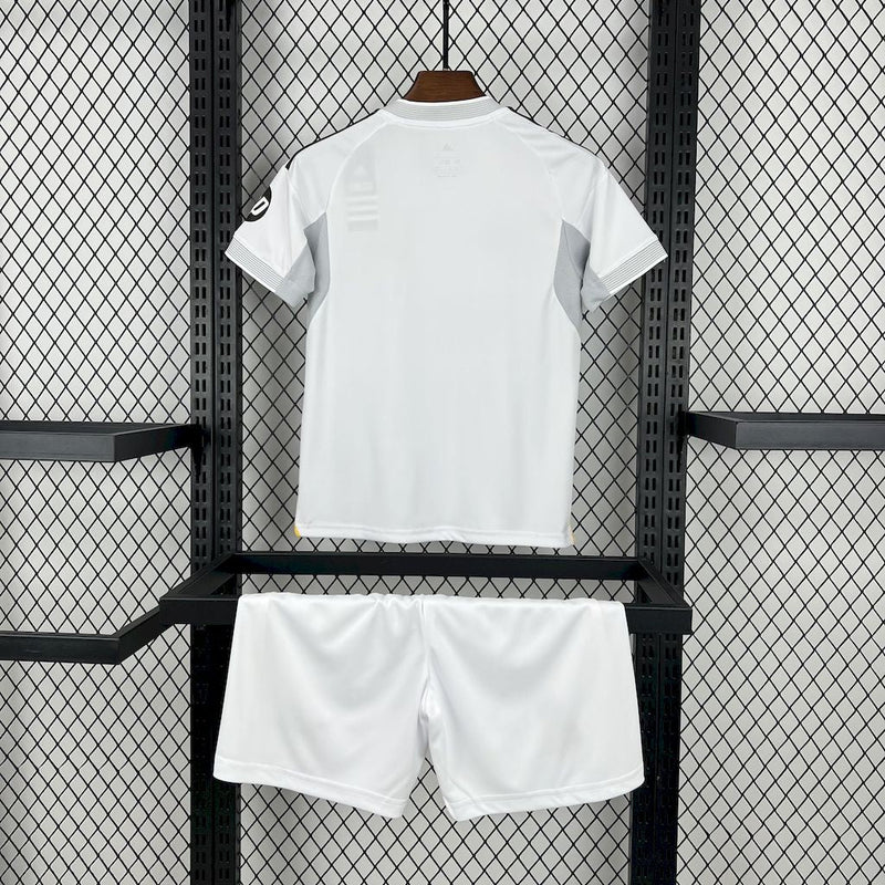 Conjunto Infantil Real Madrid 2025/26 - Home